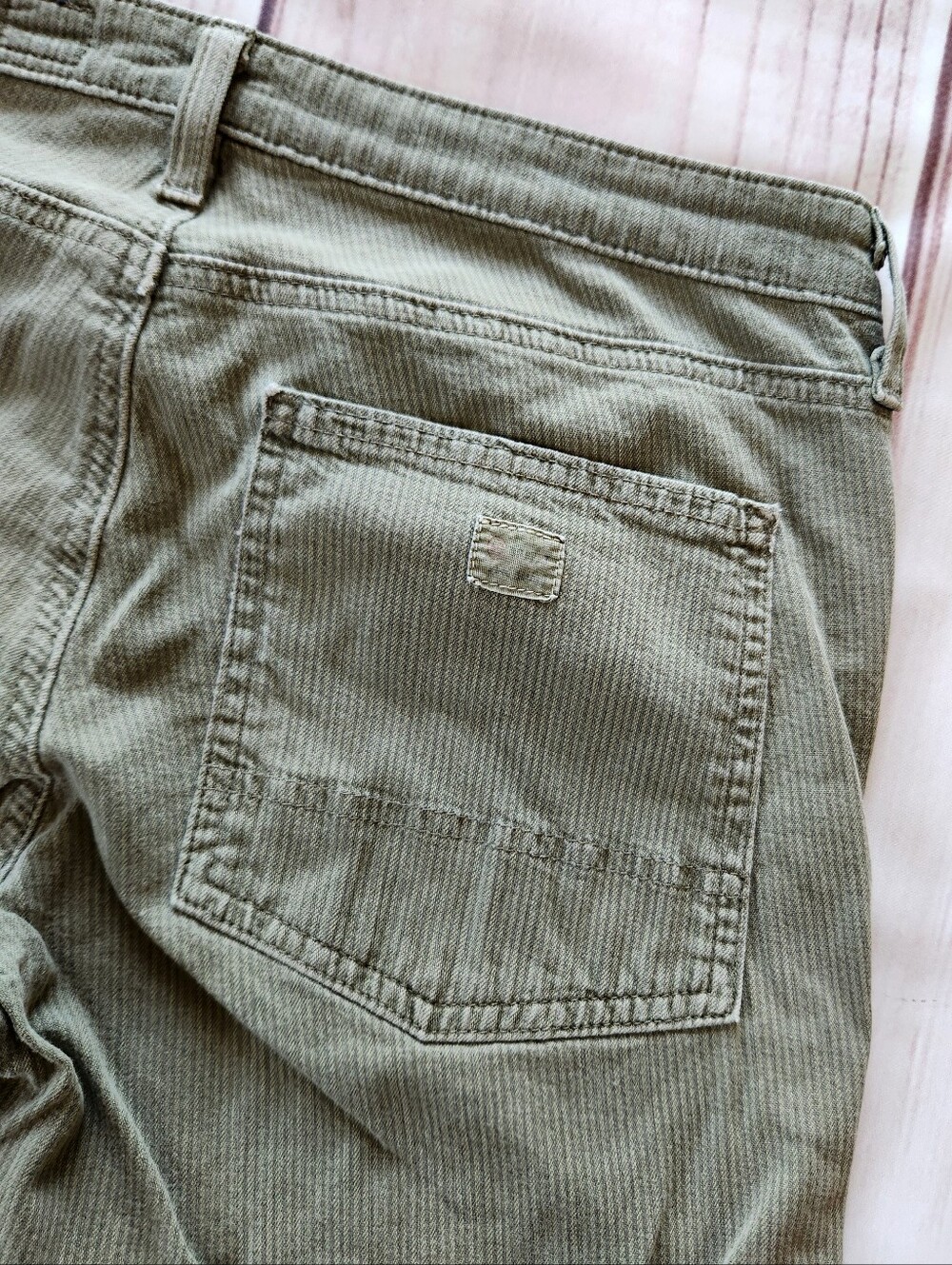 Adriano Goldschmied "The Avery Roll-up" Pinstripe Pant Green | Women's Size 29 - Picture 9 of 11
